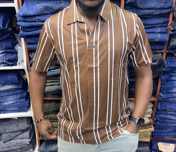 Chemise rayée marron pour homme