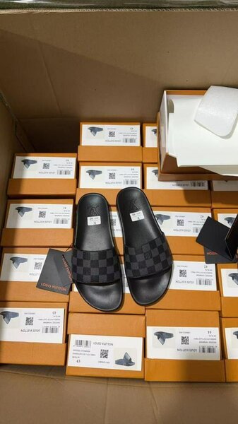 Sandales noires élégantes