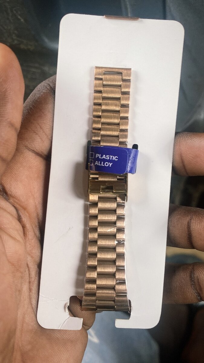 Montre Casio rétro dorée