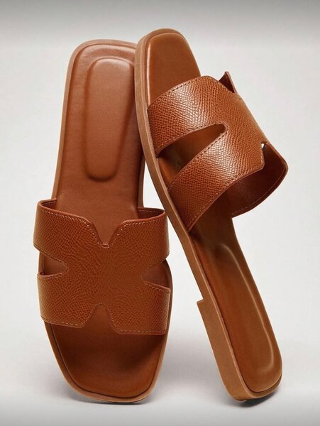 Sandales en cuir marron élégantes