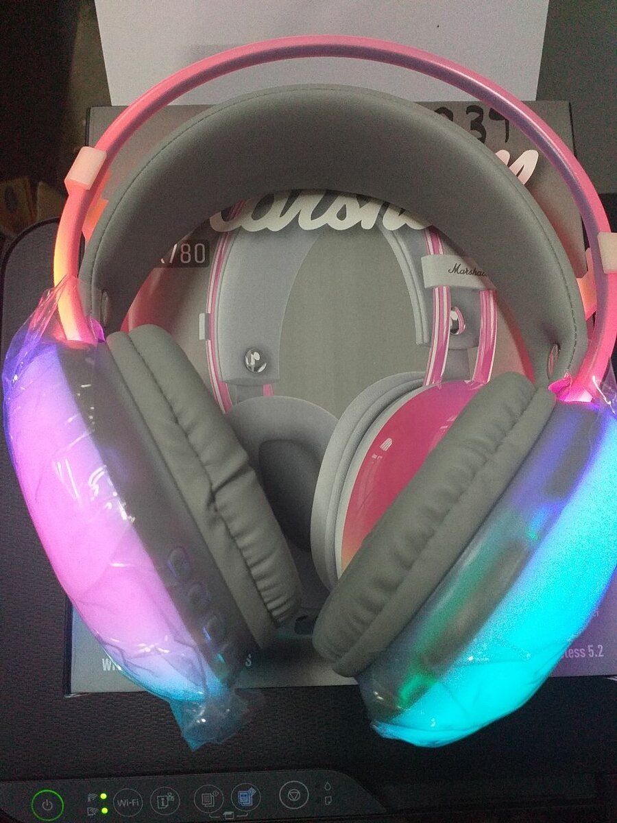 Marshal  illuminating headphones