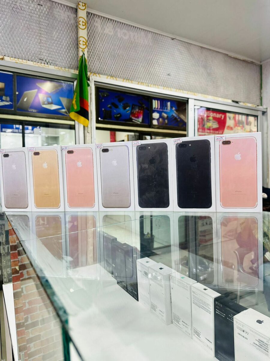 Apple iPhone 7plus (128GB) brand new