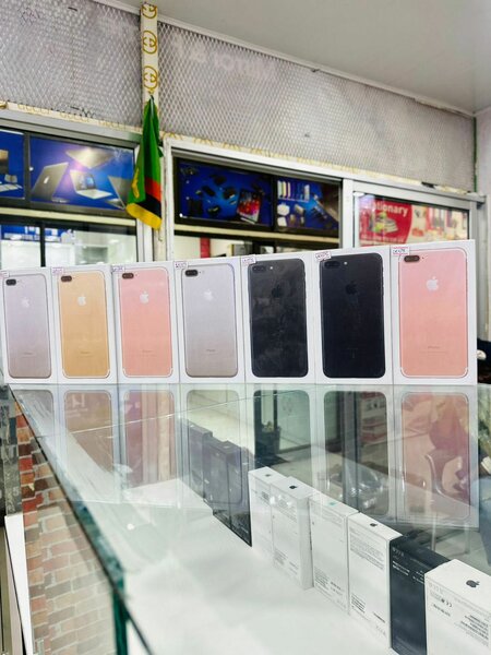 Apple iPhone 7plus (128GB) brand new