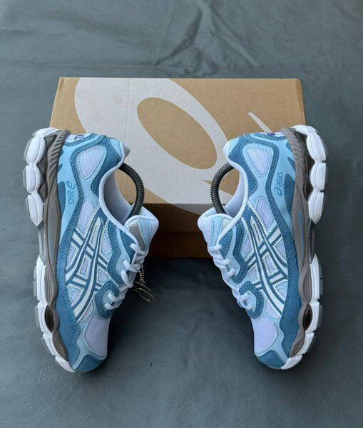 Chaussures Asics pour homme et femme