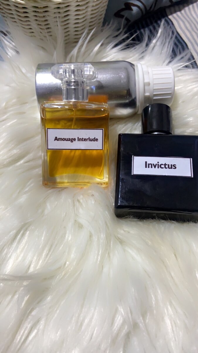 Perfume oil