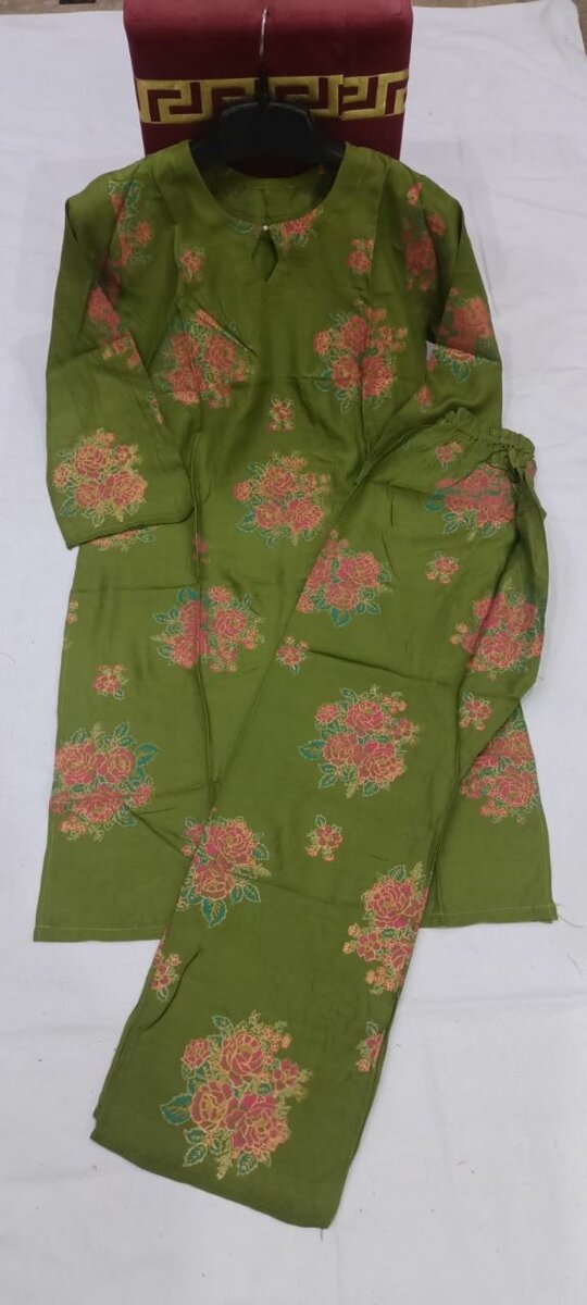 Most demanding Gulab print Linen 2p suit for girls and women