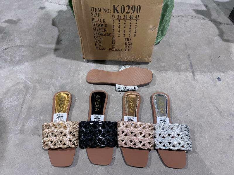 Tongs colorées et élégantes