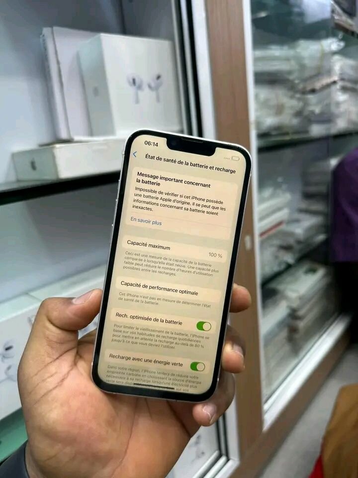 Apple iPhone 13 simple