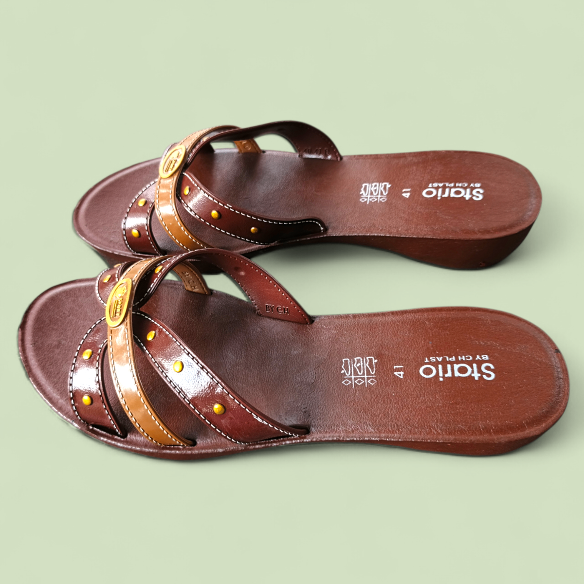 Sandales en plastique