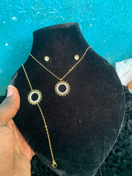 Parure élégante en or