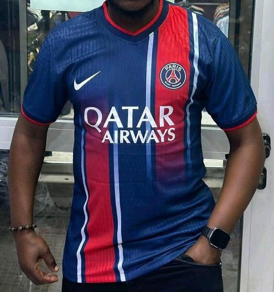 T-shirt de football élégant