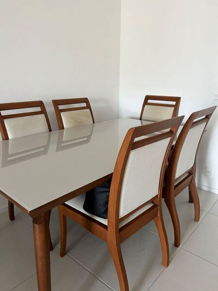 Ensemble table à manger et chaises