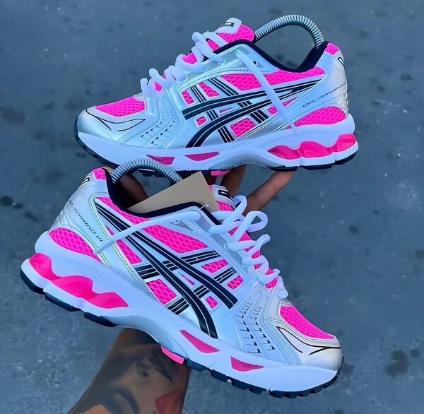 Baskets de course roses modernes