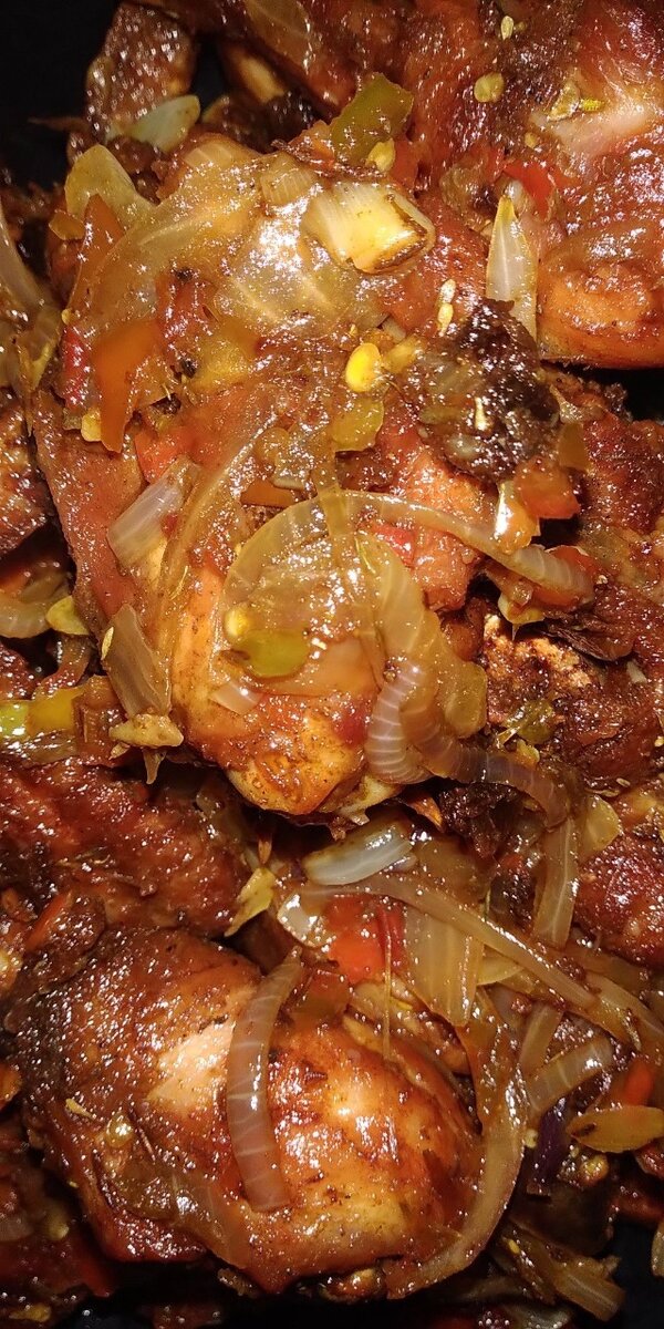 Poulet épicé mijoté