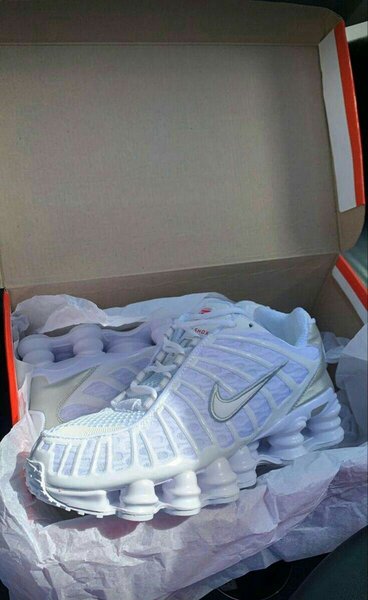 Baskets Nike Blanches Sport