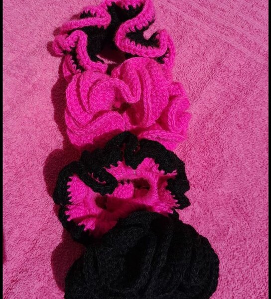 Chouchous en crochet rose et noir