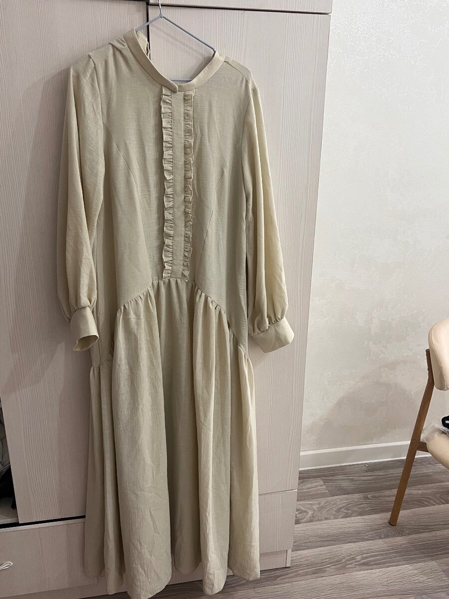 Бежевого цвета