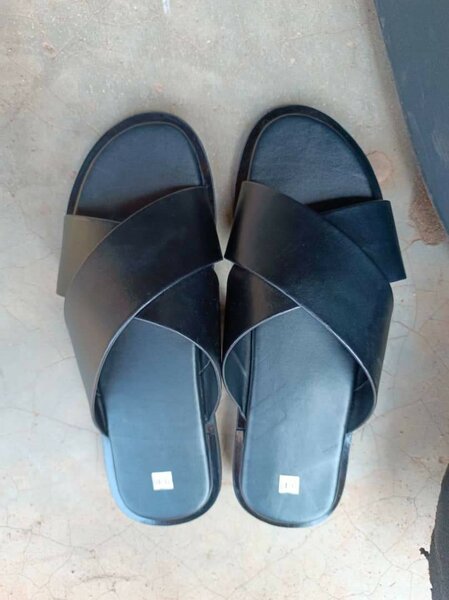 Sandales noires confortables