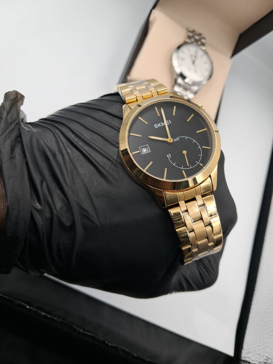 Montre en acier doré Skmei