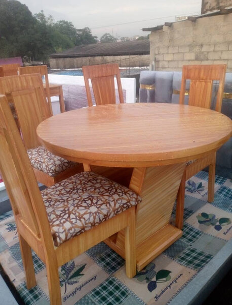 Ensemble table et chaises salle à manger