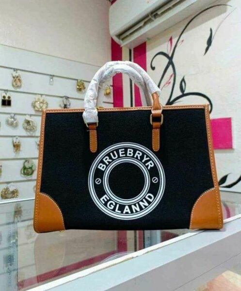 Sac à main élégant noir