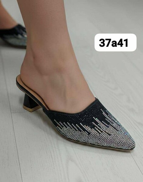 Mules élégantes à strass