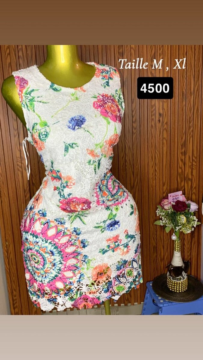 Robe Éléguante à Fleurs