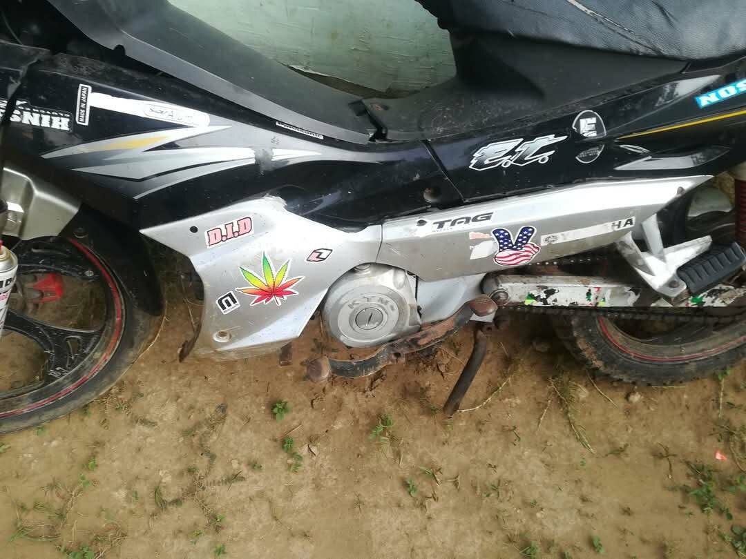 Moto vendu pour les pièces