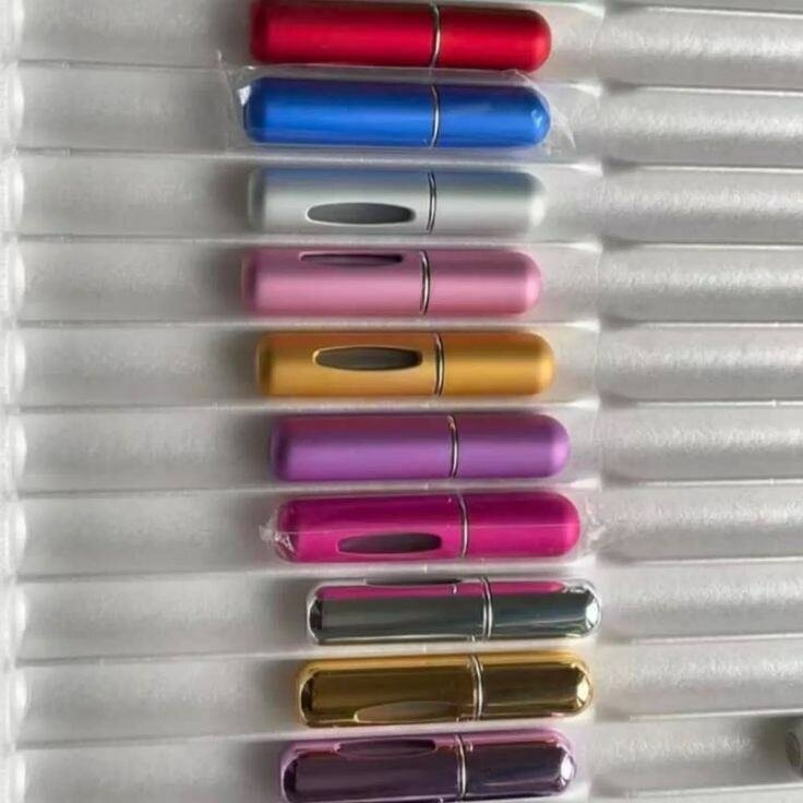 Mini flacons à parfum colorés