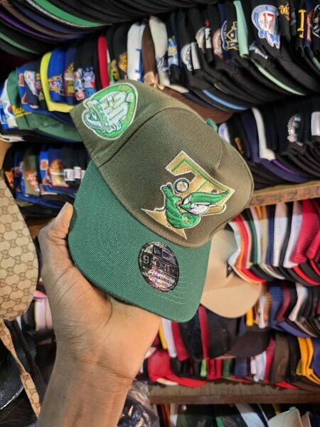 Casquette verte logo baseball