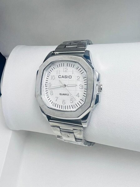 Montre de luxe (Casio)