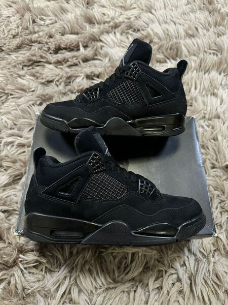 First class jordan 4 black cats,comes boxed