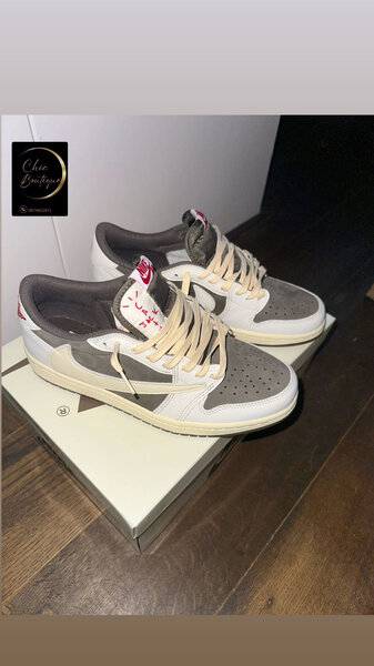 Chaussures Travis Scott x Air Jordan 1