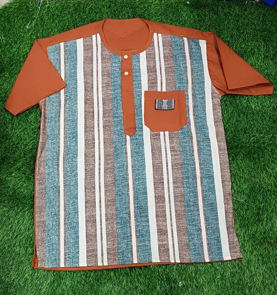 Chemises , polos et tuniques