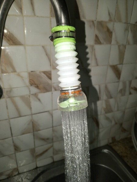 Embout flexible pour robinet