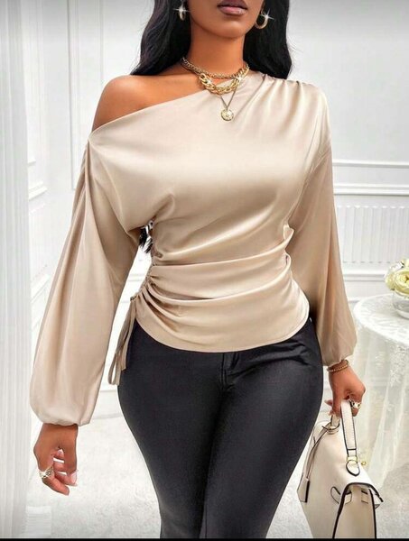 Blouse satinée asymétrique