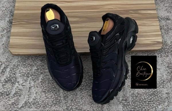 Basket Nike TN avec carton