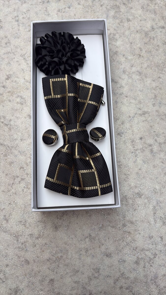 Ensemble nœud papillon et pochette