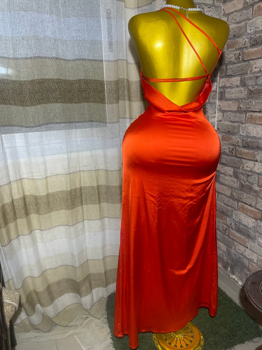 Robe longue asymétrique rouge