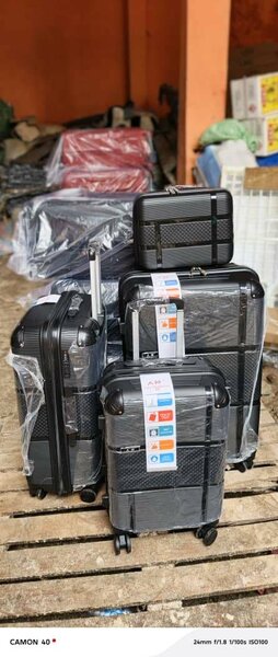 Valises en gomme incassable