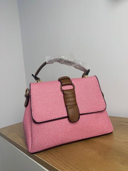 Sac à main rose élégant