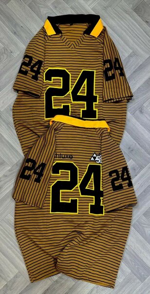 Maillot rayé sportif