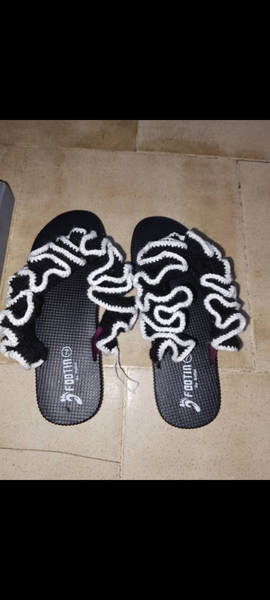 Sandales Noires avec Motifs
