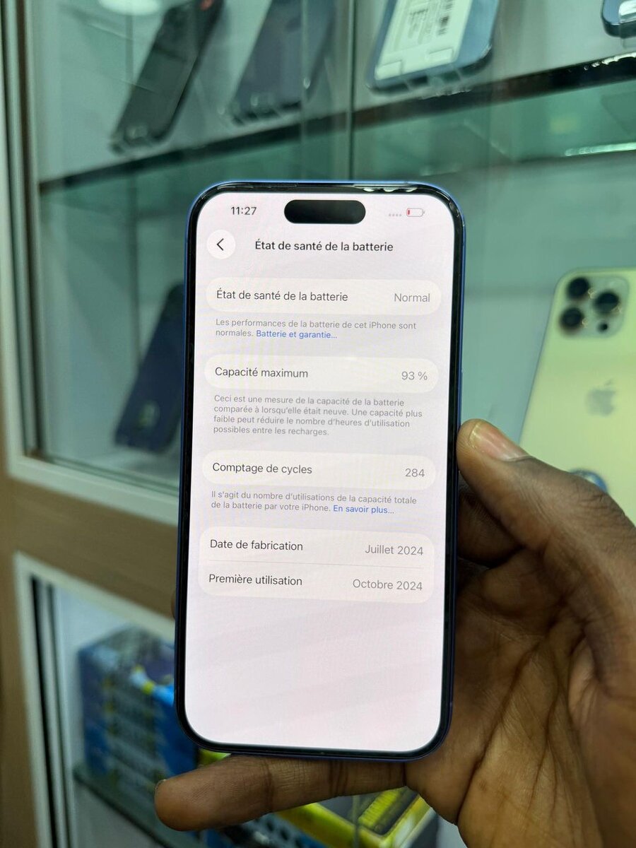 iPhone 12 bleu reconditionné 93% batterie