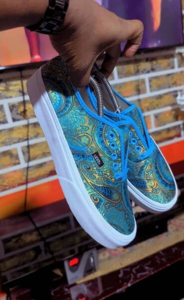 Baskets imprimées colorées