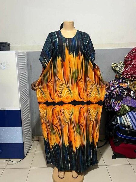 Robe disponible a 7000fr en taille m l xl xxl a