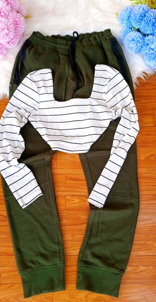 Jogging pants and crop tops