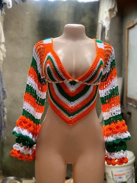 Pull crochet multicolore