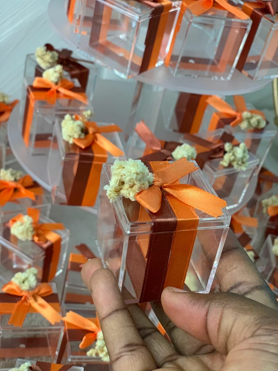 Boîte à dragées en verre décorée