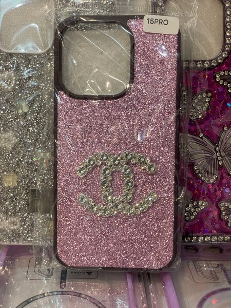 Coques iPhone 15 Pro en strass élégantes